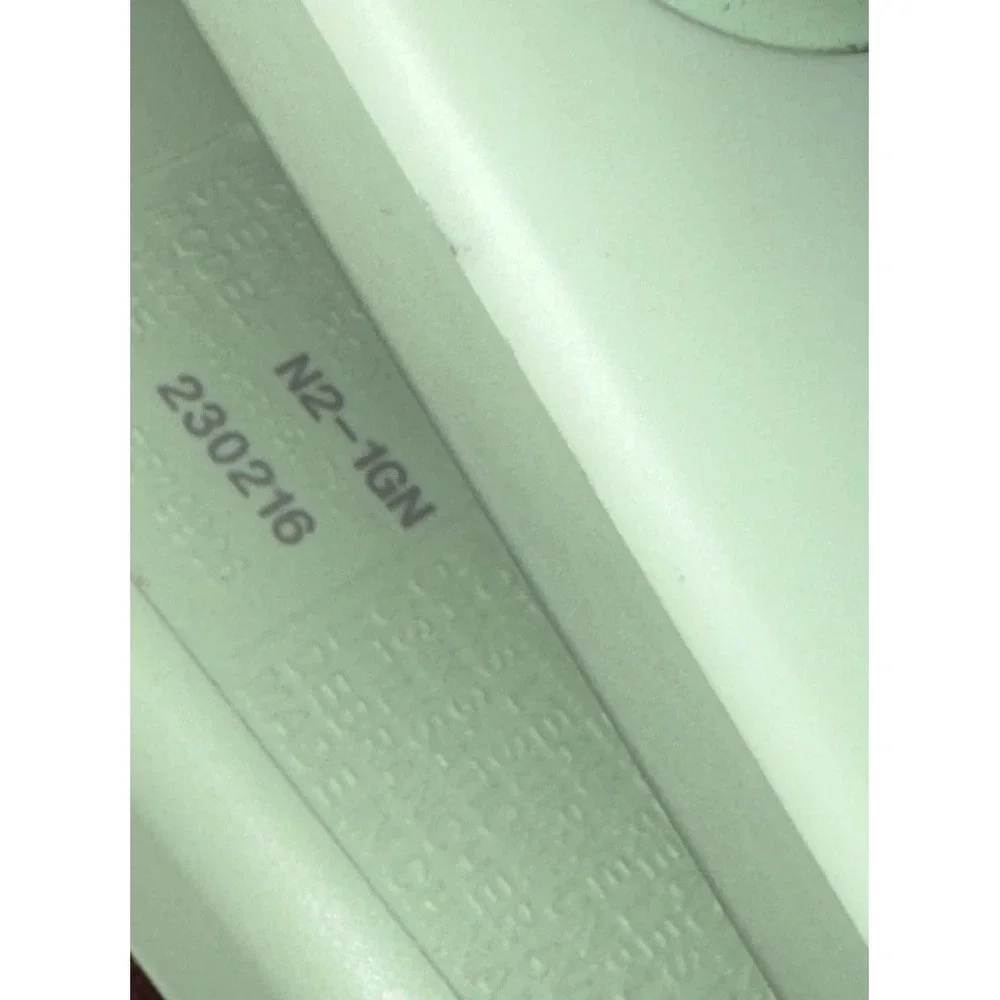 Nori Press Compact Handheld Steam Iron Mint Green N2-1GN 6 Fabric Heat Settings